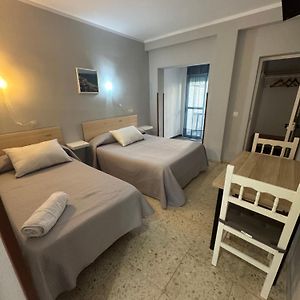 Habitación Grande con Cama Queen